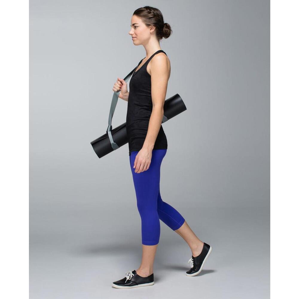 Lululemon Wunder Under Crop (Reversible) Bruised Berry / Black Size 4 - Picture 13 of 13
